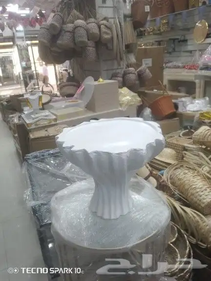 طاوله هدايا اذا تفصل انواع الطاولات مخمل حديد خشب رخام بديل 3