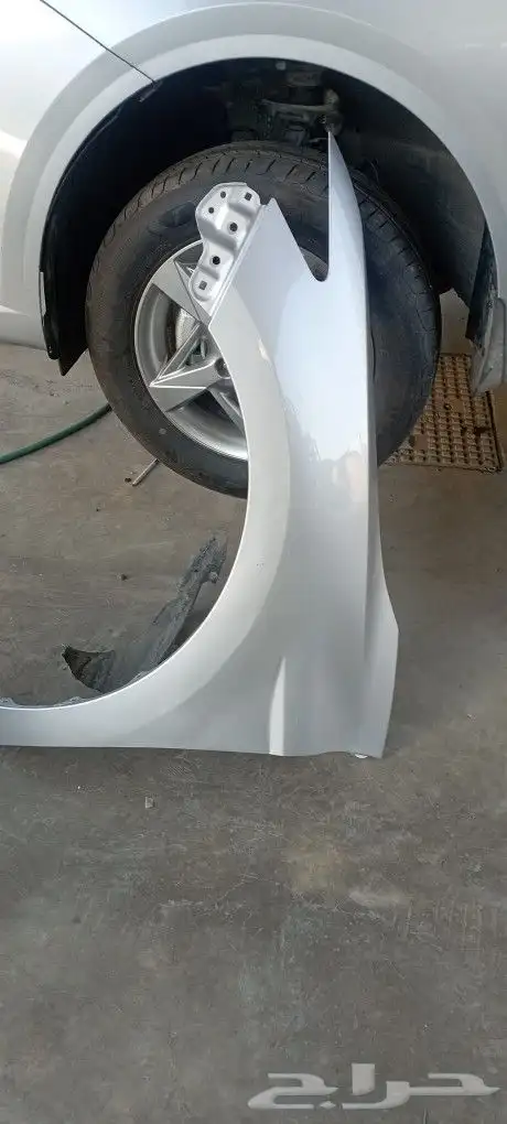 رفرف امامي كامري يسار 2024 فضي 0