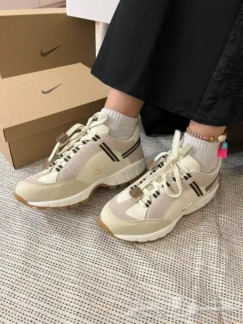 شوز ماركه نايك جاكيموس شوزات نايك nike 10