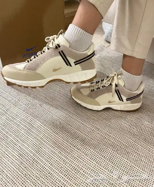 شوز ماركه نايك جاكيموس شوزات نايك nike 12