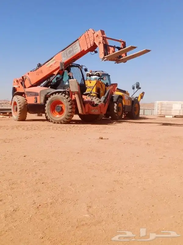 لتاجير المعدات رافعات شوكيه كرينات جي سي بي مال لفد سيلفد لف 4