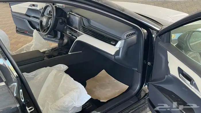 تويوتا كامري E ستاندرد بنزين سعودي موديل 2025 5