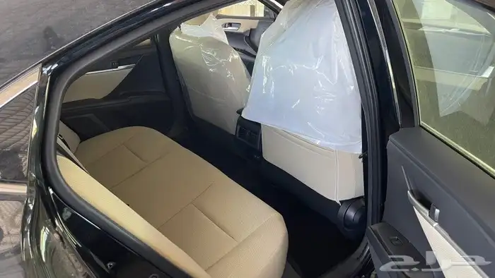 تويوتا كامري E ستاندرد بنزين سعودي موديل 2025 4