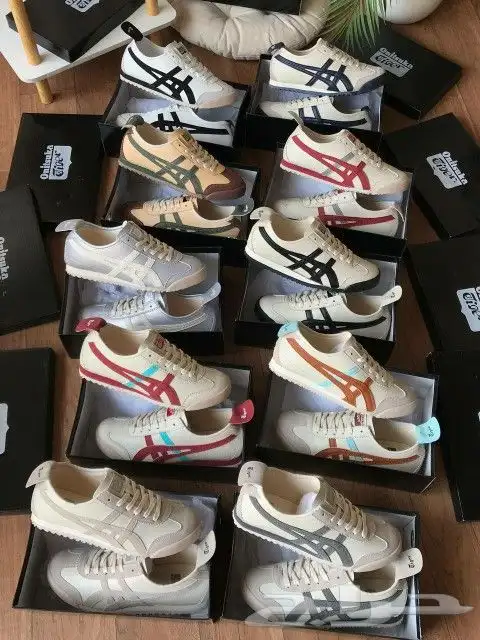 يوجد جميع الشنط والشوزات جمله نجزاه 6