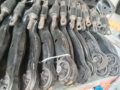 قطع غيار السيارات سيدان 6