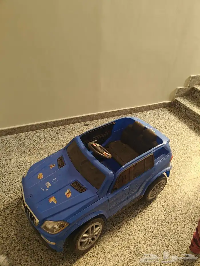 سيارة لعبة 1