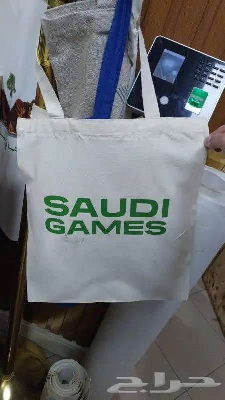 طباعة بوكسات واكواب واستيكر وبنر وهدايا 5