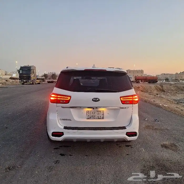 كيا كرنفال 5
