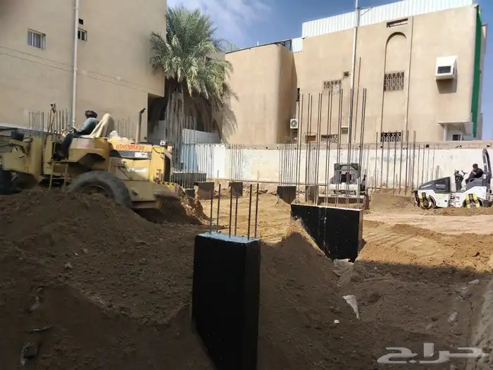 شيول قلابات بكلين للحفر ودفن وتسويه اسفلت مقشور 0