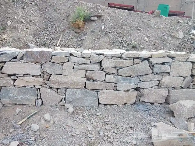 بنيان حجر كبير وصغير وربراب وتلبيس وكل اشغال الحجر. 1