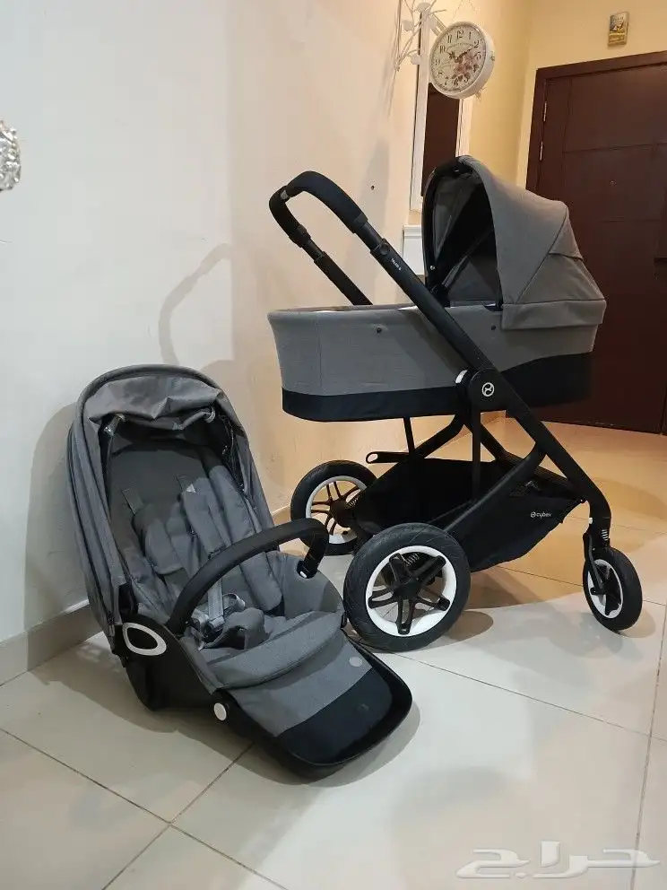 عربية اطفال مميزه وشبه جديدة ماركة سايبكس cybex كوت 7