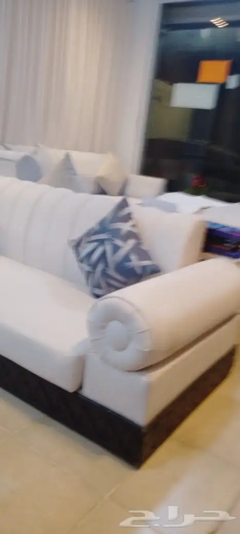 محل اهل الصدارة للكنب والستائر والتنجيد سيهات 0