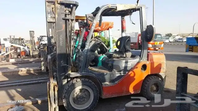 فوركلفت وكرينات للإيجار 0