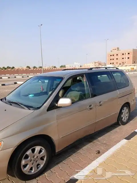 سيارة هوندا اوديسي 2002 الاستمارة ساريه والفحص منتهي من 3 أش 8