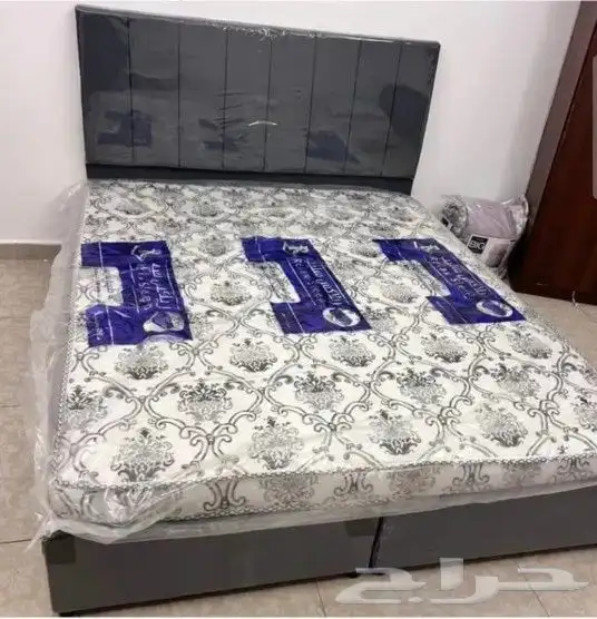 bed and mattress 0