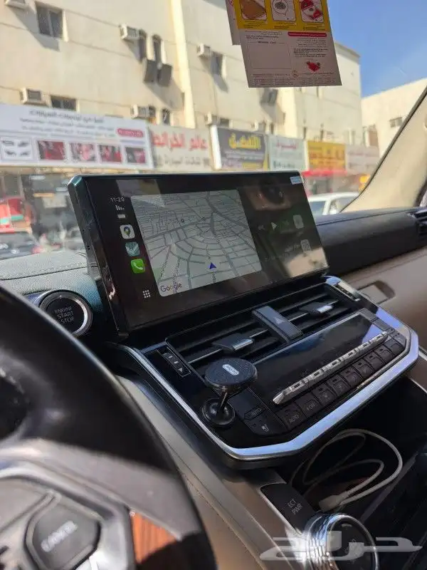 شاشه جيب لند كروزر 2022_2023 4