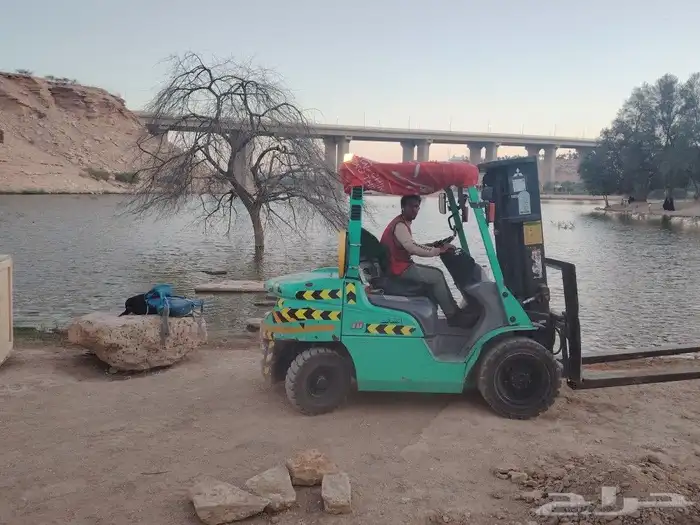 إيجار رافعه شوكيه وكرينات وزيرزات ومارلفتات 5