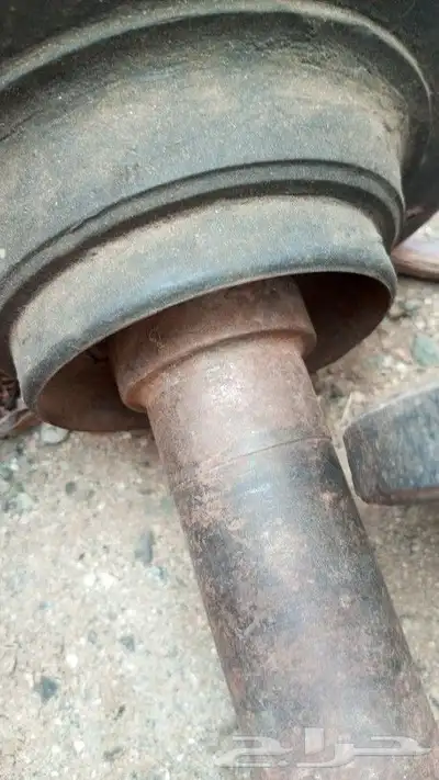 عامود مع هوبات بوبكات للبيع يحتاج مخرطه ورمان 4