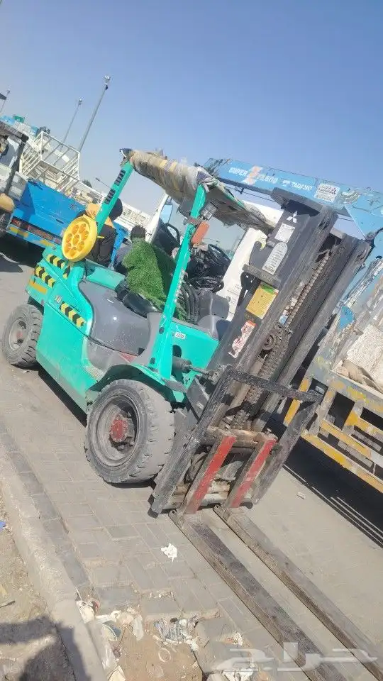 إيجار رافعه شوكيه وكرينات وزيرزات ومارلفتات 0