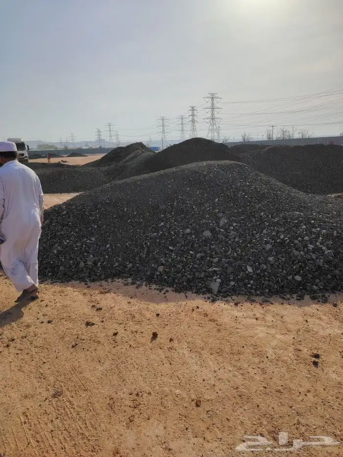 نقوم بأعمال الاسفلت المبشور والتوريد 6