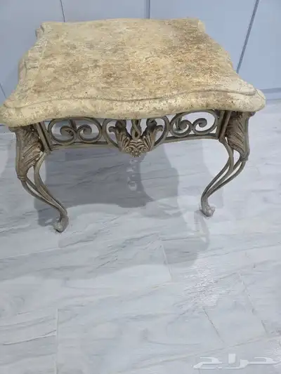 طاولة رخام 100ريال 0