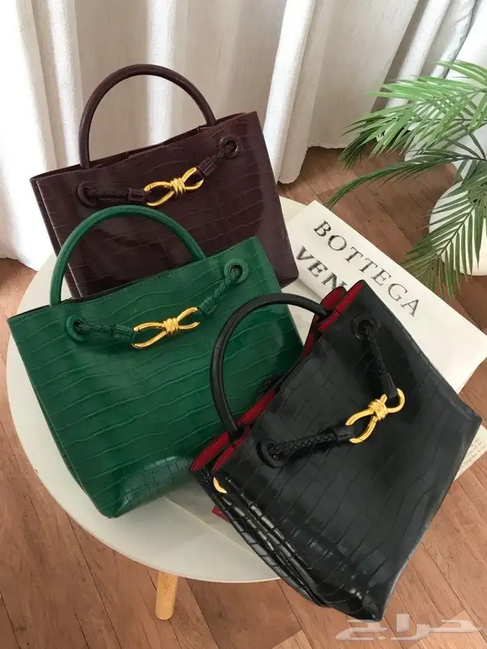 شنط ماركة جملة وقطاعي وبأسعار مناسبة 19