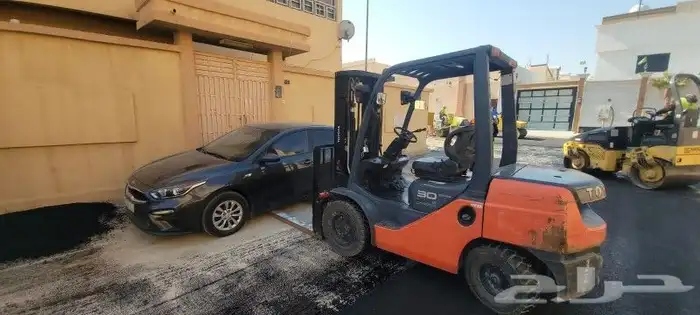 تاجير رافعات شوكيه فوركلفت رافعات 7طن و10طن 1