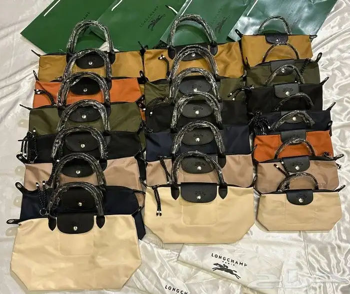 شنط ماركة جملة وقطاعي وبأسعار مناسبة 36