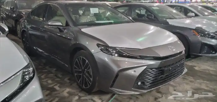 كامرى LE هايبرد 2025 فتحة ابيض رمادى اسود فضى 26