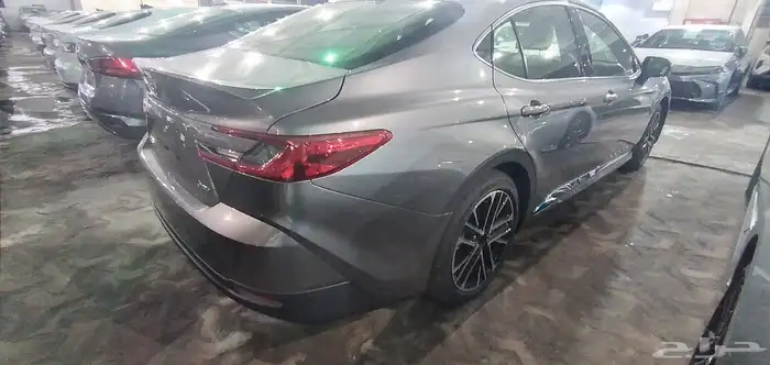 كامرى LE هايبرد 2025 فتحة ابيض رمادى اسود فضى 5