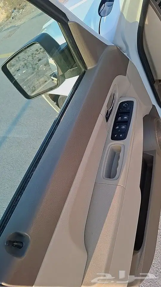 للبيع جيب شروكي مديل 2012 5