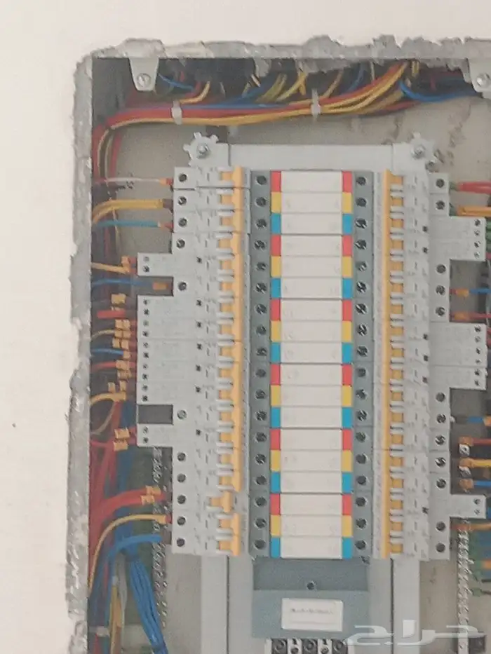 فني كهربائي الرياض يبحث على شغل انحاء المملكه مقاولات صيانه 3