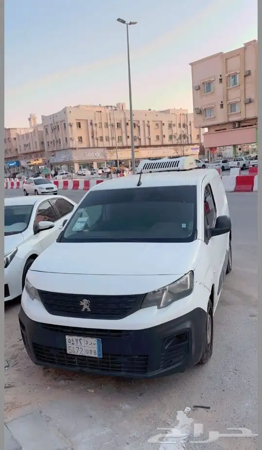 باص بيجو باتنر 2021 0