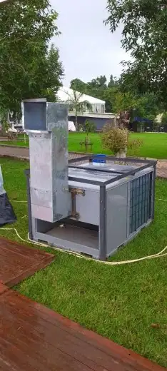 فني تركيب خيام أوربية بالمملكة العربية السعودية 1