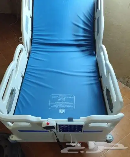 سرير طبي كهربائي مع مرتبه طبيه 3