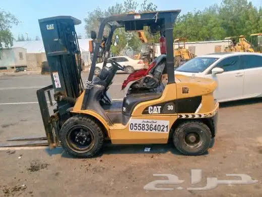 رافعات شوكية فوركلفت للايجار اليومي والشهري والمشاوير 1