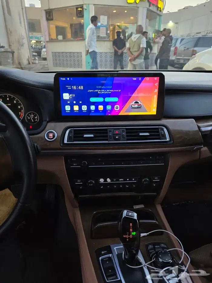 شاشة بي ام دبليو 750i اسطورة المدينة 0