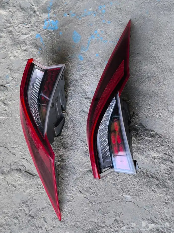 اصطبات خلفية ازيرا 2012-2023 2