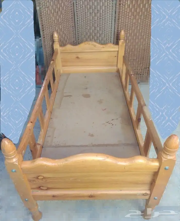 سرير أطفال خشبي بحواجز حماية 0