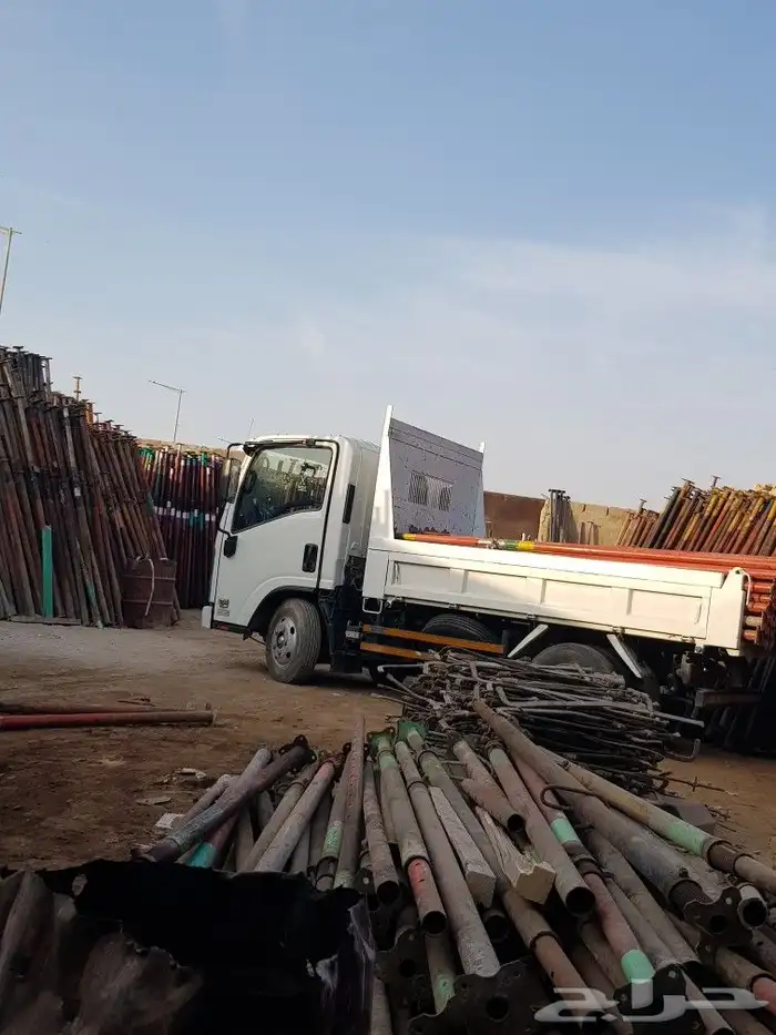 قلاب نقل البضائع والأخشاب داخل الرياض 0