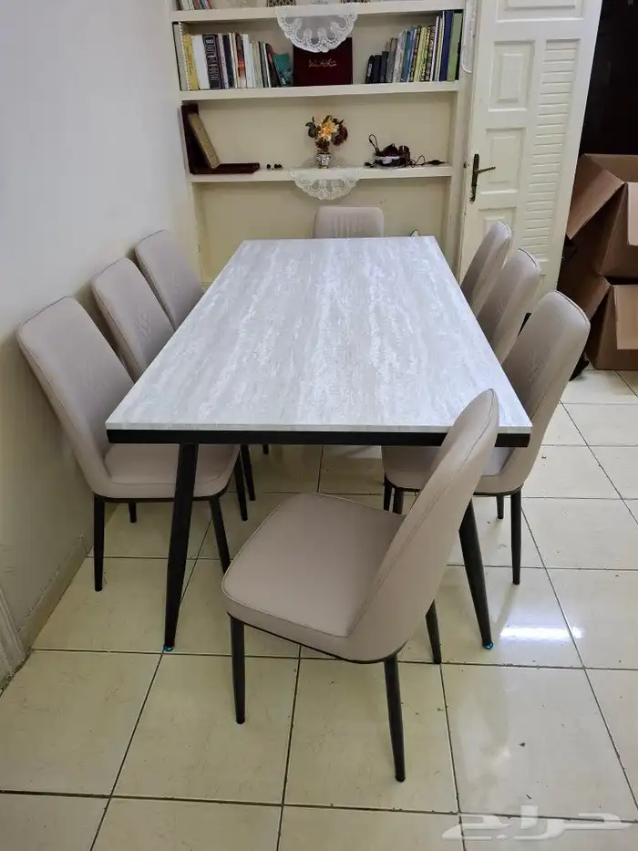 طاولات طعام متنوعه 0