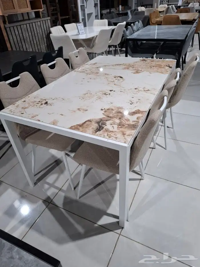 طاولات طعام متنوعه 12