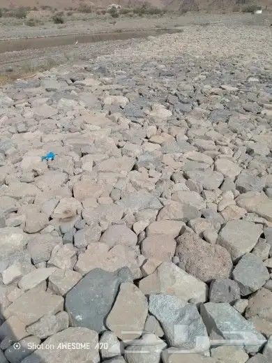 يوجدبكلينات للبناء الحجر وتفتيت الصخور ورباب. وهدم العماير. 6