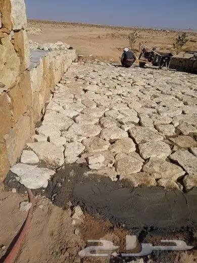 يوجدبكلينات للبناء الحجر وتفتيت الصخور ورباب. وهدم العماير. 7