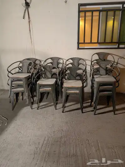 طاولات وكراسي 1