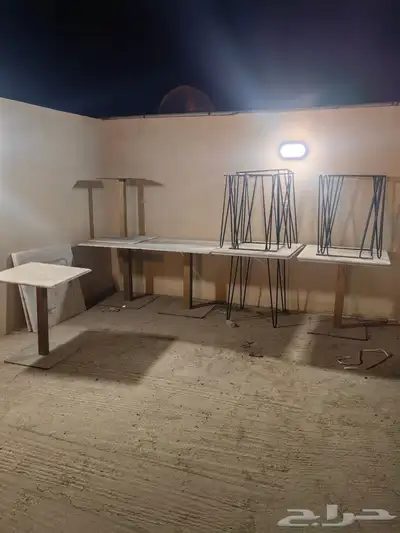 طاولات وكراسي 2