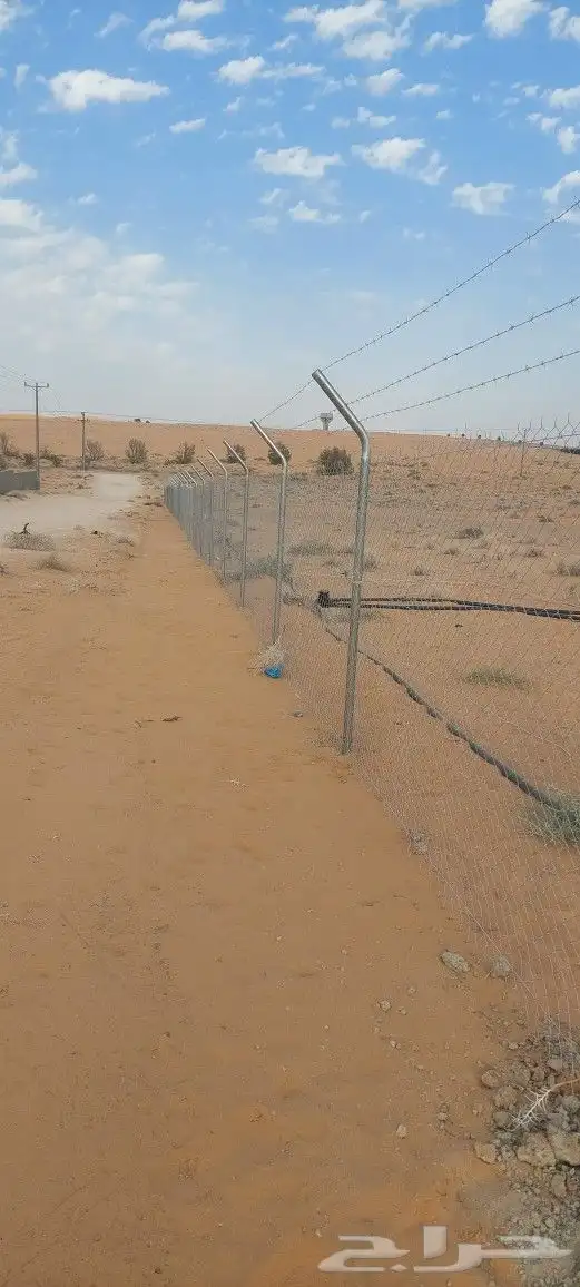 نقوم بتركيب الشبوك المزارع والاراضي والطرقات وقسم خاص لنخل 2