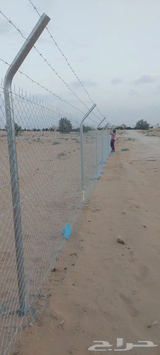 نقوم بتركيب الشبوك المزارع والاراضي والطرقات وقسم خاص لنخل 5