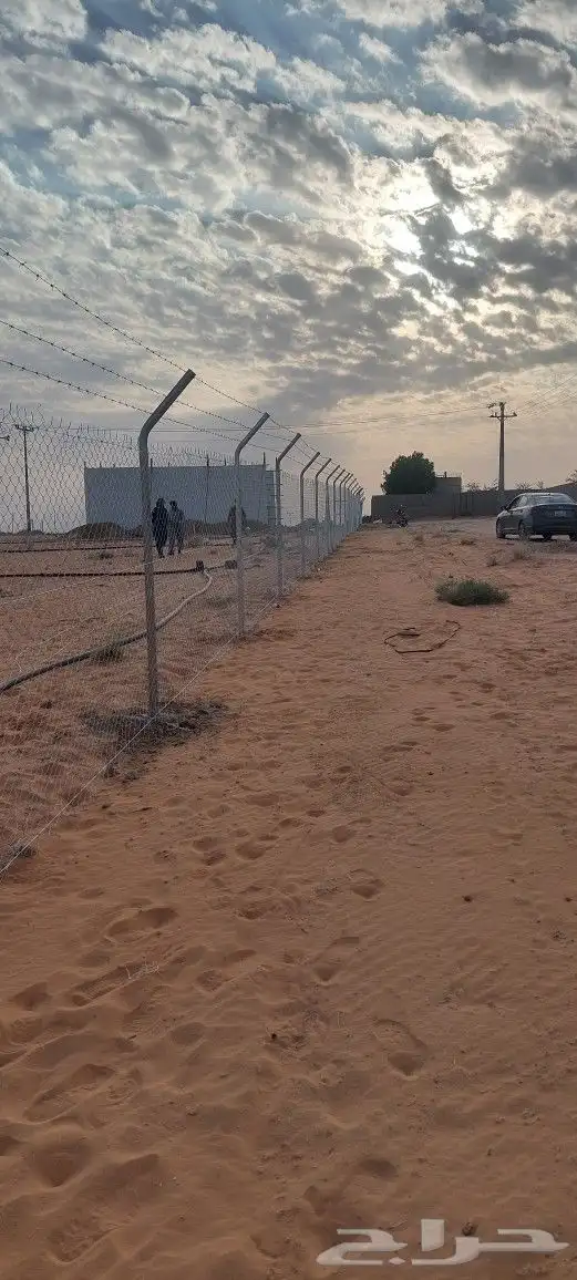 نقوم بتركيب الشبوك المزارع والاراضي والطرقات وقسم خاص لنخل 4