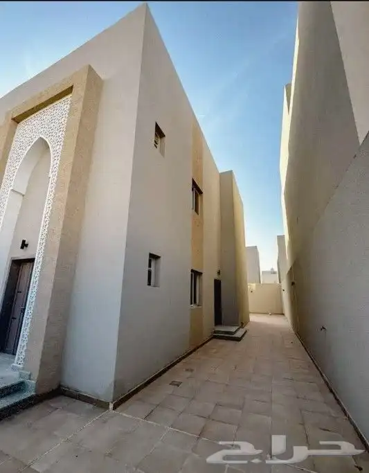 فيلا للإيجار بحي الجنادرية 0
